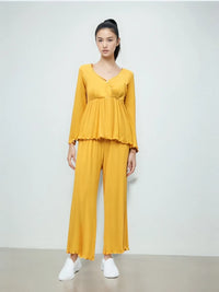 Pyjamas de Maternité Confortables pour Allaitement de couleur jaune.