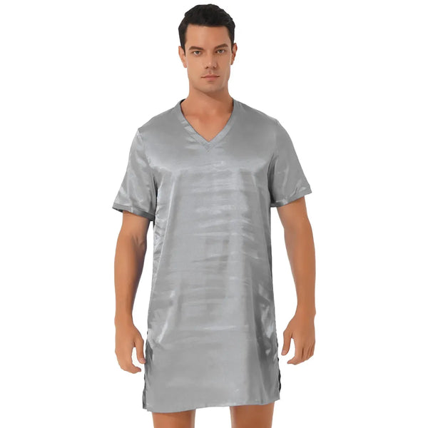 Offrez-vous un luxe inégalé avec notre chemise de nuit en satin pour hommes. Conçue pour allier élégance et confort, cette chemise longue à manches est fabriquée dans un satin doux et soyeux, parfait pour les nuits de repos. Sa coupe relaxante vous assure une liberté de mouvement tout en vous enveloppant dans un confort suprême.