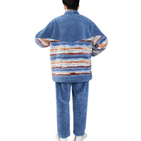 Affrontez le froid avec style avec notre ensemble de pyjamas bleu et rouge en polaire de corail pour hommes, parfait pour les nuits d'hiver