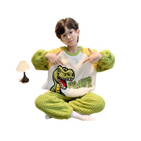 Offrez à vos enfants une couche supplémentaire de chaleur durant les nuits froides Avec Nos pyjamas à capuche en polaire corail. Conçus pour le confort ultime, ces ensembles de pyjamas en flanelle veloutée intègrent des tops à manches longues et des pantalons assortis, rendant les moments avant de dormir aussi doux que chaleureux. Parfaits pour les garçons et les filles, ces vêtements de nuit sont disponibles dans une variété de motifs cartoon ludiques qui captiveront leurs imaginations.