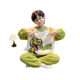 Offrez à vos enfants une couche supplémentaire de chaleur durant les nuits froides Avec Nos pyjamas à capuche en polaire corail. Conçus pour le confort ultime, ces ensembles de pyjamas en flanelle veloutée intègrent des tops à manches longues et des pantalons assortis, rendant les moments avant de dormir aussi doux que chaleureux. Parfaits pour les garçons et les filles, ces vêtements de nuit sont disponibles dans une variété de motifs cartoon ludiques qui captiveront leurs imaginations.