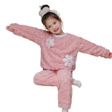  Nos ensembles de pyjamas en polaire corail sont conçus pour un entretien facile, lavables en machine et séchables à basse température. Suivez nos conseils simples pour l'entretien pour prolonger la durée de vie des vêtements de nuit de vos enfants, tout en conservant leur douceur et leur éclat.