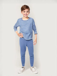 Optez pour nos pyjamas coréens pour garantir que vos enfants restent au chaud, à l'aise et élégants cet hiver. Leur conception thermique avancée et leur style moderne en font le choix parfait pour les parents qui cherchent des solutions de nuit fiables et confortables pour leurs enfants durant les mois les plus froids de l'année.