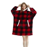 Enfilez ce pyjama plaid géant pour vos soirées télé. Une couverture portable avec style et confort.