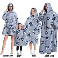 Enveloppez-vous de douceur avec ce pyjama plaid oversized. Doublé polaire, parfait pour des soirées chaudes et confortables.