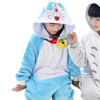 Ces pyjamas Kigurumi ne sont pas seulement chauds ; ils sont aussi incroyablement stylés et amusants. Choisissez parmi une variété de designs d'animaux pour trouver le compagnon nocturne préféré de votre enfant. Chaque modèle est réalisé avec une attention aux détails, des oreilles amusantes aux queues, garantissant que ces pyjamas seront le coup de cœur de leur garde-robe d'Hiver.