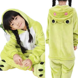 Nos Kigurumi sont le choix idéal pour les enfants qui aiment combiner jeu et confort. Non seulement ils fournissent une couche supplémentaire de chaleur durant les mois froids, mais ils encouragent également le jeu et la créativité grâce à leurs designs captivants. Investissez dans ces pyjamas de qualité supérieure et offrez à vos enfants le cadeau du Confort et de la joie chaque nuit.