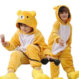 Nos Kigurumi sont le choix idéal pour les enfants qui aiment combiner jeu et confort. Non seulement ils fournissent une couche supplémentaire de chaleur durant les mois froids, mais ils encouragent également le jeu et la créativité grâce à leurs designs captivants. Investissez dans ces pyjamas de qualité supérieure et offrez à vos enfants le cadeau du confort ET de la joie chaque nuit.