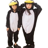 Nos Kigurumi sont le choix idéal pour les enfants qui aiment combiner jeu et confort. Non seulement ils Fournissent une couche supplémentaire de chaleur durant les mois froids, mais ils encouragent également le jeu et la créativité grâce à leurs designs captivants. Investissez dans ces pyjamas de qualité supérieure et offrez à vos enfants le cadeau du confort et de la joie chaque nuit.