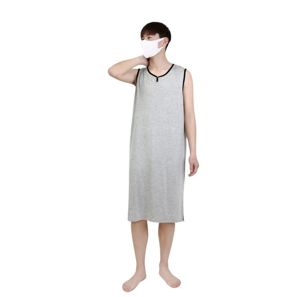 Optez pour notre robe de chambre d'été pour allier confort et élégance lors de vos moments de détente. Que vous profitiez d'un café matinal ou que vous vous relaxiez après une longue journée, cette robe de chambre est le choix idéal pour ceux qui recherchent un vêtement d'intérieur pratique, confortable et élégant. Elle est également parfaite comme cadeau pour les hommes qui apprécient le luxe discret à la maison.