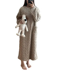 Robe de nuit avec poches : douce, chaude, et parfaite pour des nuits cocooning.